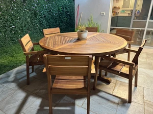 שולחן עץ טיק מהמם בקוטר 160 ס"מ ל10 סועדים